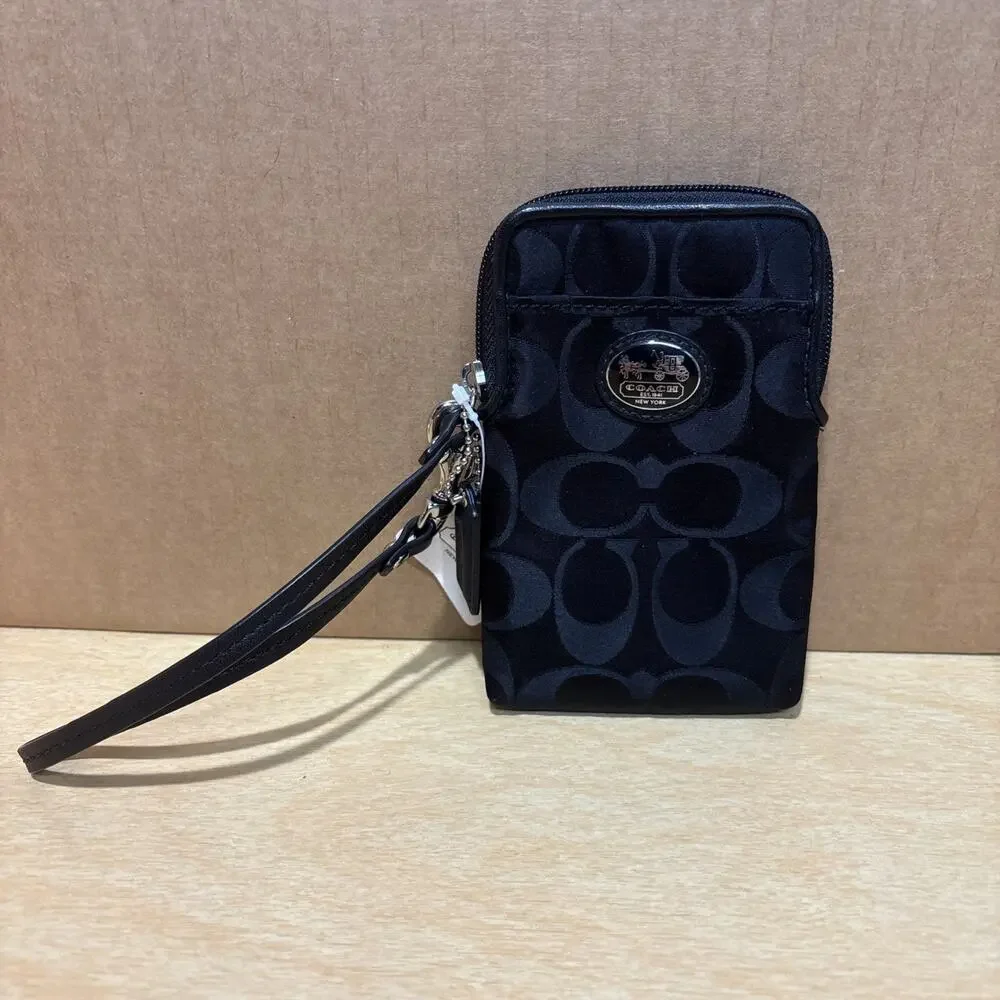 Vintage Y2K NWT Coach Julia Black Signature Nylon Universal Zip Wristlet Wallet